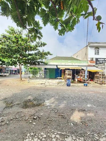 Bán căn góc cấp 4 (10x30m), đường d9 kdc thuận giao p. thuận giao kế bên chợ