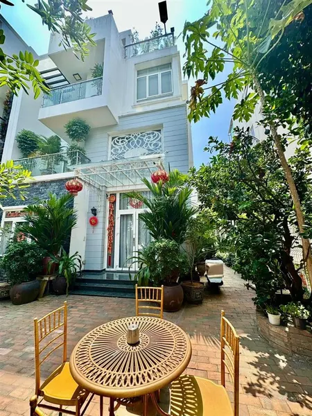 Bán biệt thự 3 mặt sân vườn villa park hoàn thiện + sổ hồng. 0966 514 ***