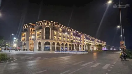 Bán dinh thự tại ngã 6 thành phố bắc giang