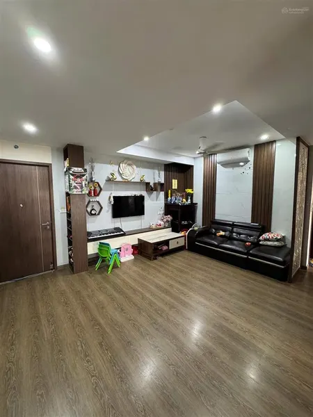 Bán cc osaka complex 48 ngọc hồi hoàng mai hn. dt 56m2 2pn 1vsinh. giá 4,25 tỷ. 0983 282 ***