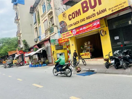 Bán đất tặng nhà ái mộ mặt ngõ thẳng tắp 3 bước ra mặt phố khu dân trí cao giá đầu tư