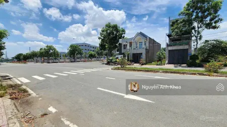 Chủ cần bán lô đất 150m2 trục d6 lớn nhất kdc châu thới, sát ql1a vành đai 3