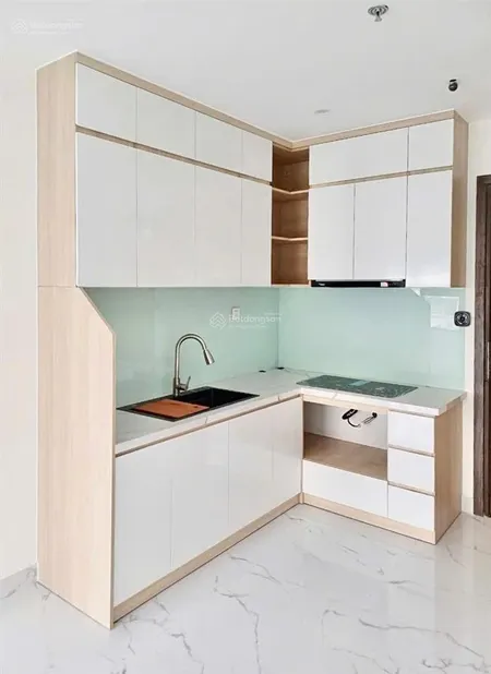 Vinhomes solari bs16 căn góc 2pn + 74m2 view đn hồ bơi đẹp, bếp rèm. có dòng tiền 7tr/th, giá 4.1tỷ