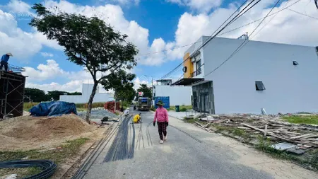 Bán lô đất mt đường lý văn phức, dt 90m, ngang 5m. ngay biển tân trà, hướng đông nam, giá 5 tỷ 2 tl
