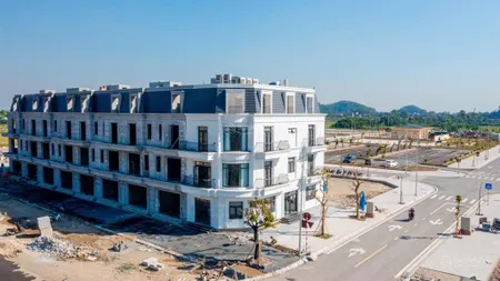 Quỹ hàng đợt cuối shophouse giá siêu tốt cả xây là 4,x tỷ 0906 289 ***