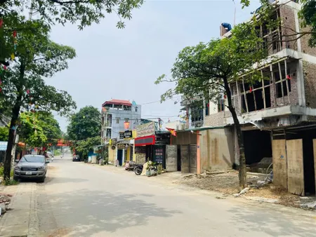 Cần bán gấp mảnh đất 185m² sđcc, mặt tiền 6m, giá 2,8 tỷ trung tâm hòa lạc gần đhqg, đh fpt.