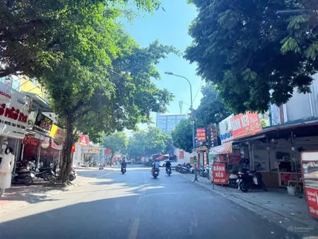 Nhà 150m2 mặt phố đa tốn giá 29.9 tỷ gia đình đang kinh doanh tấp nập dòng tiền tốt