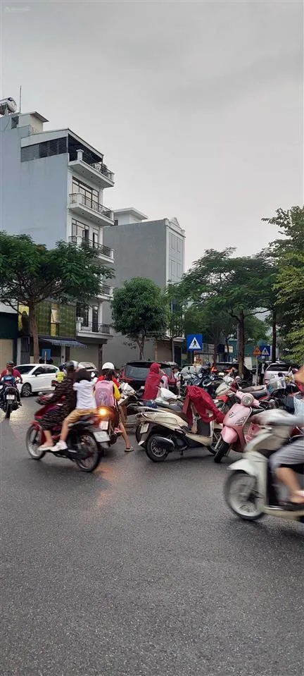 Bán đất phân lô tứ hiệp với 100m2 giá bán 22 tỷ đồng. lộc 0962 658 ***