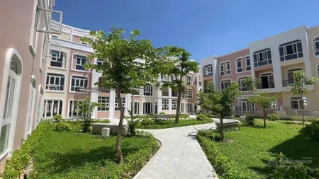 Sổ đỏ 1 căn thấp nhất chỉ 4,8tỷ hướng đẹp mát,122.4m2 tại parasolcaraworld cam ranh 0933 567 ***