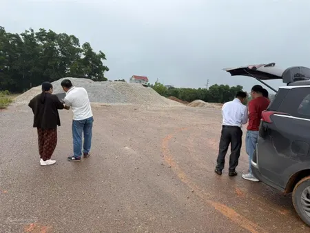 Trung tâm lõi đô thị mà giá chỉ 700 tr nhỉnh, dt 310 m2 mt 15 m vị trí đẹp tiện