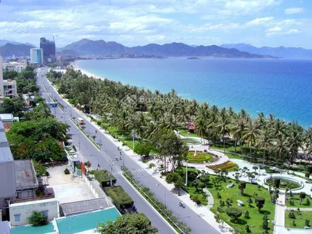 Bán đất xây khách sạn hẻm trần phú lộc thọ nha trang, mặt tiền 94m2