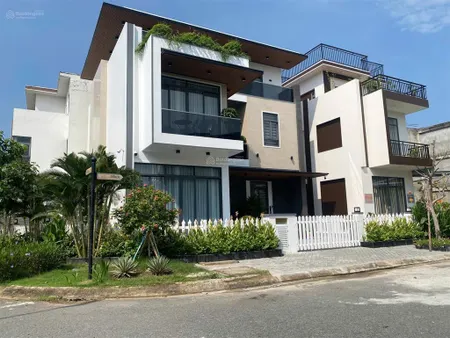 Chính chủ bán căn biệt thự gốc 2 mặt tiền giá 2 tỷ 4, sổ hồng sang tên công chứng