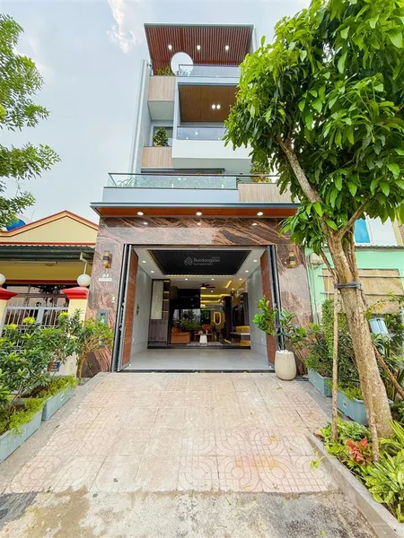 Bán nhà sổ riêng 90m2 mặt tiền đường số quận 7 (có thang máy)
