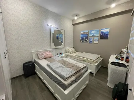Bán căn hộ 2pn2wc, 81m2, full nội thất tầng cao view thoáng, ban công hướng mát 0938 990 ***
