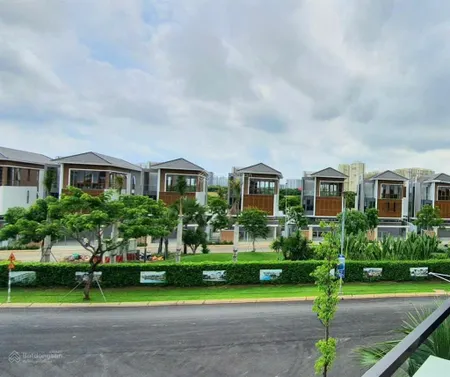 Bán biệt thự view công viên view sông lavila kiến á ,dt 10x20 . 1trệt 2lầu . sổ hồng . giá 29 tỷ