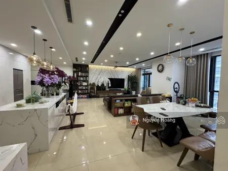 Bán gấp căn hộ 3pn tại royal city, căn góc, 181m2, 26 tỷ, 0365 691 ***