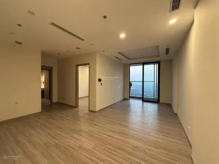 Rẻ nhất thị trường bán căn 70m2 thông thủy tòa sky forest, mới nhận bàn giao, ban công chính nam