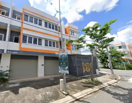 Bán căn nhà phố shophouse trục chính đang cho thuê