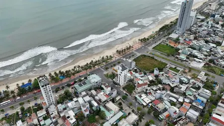 Mặt tiền biển hoàng sa, đối diện bãi tắm mân thái