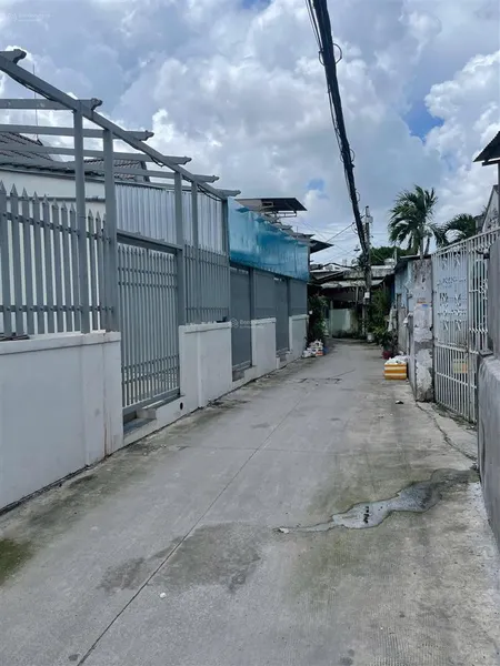 Đất 1/ đặng thúc vịnh gần thị trấn hóc môn