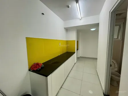 Bán căn hộ 2 phòng ngủ, 2 toilet, đã có sổ hồng, tọa lạc mặt tiền đường trường chinh, quận 12
