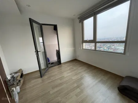 Căn 3 phòng ngủ 2wc 87m2 sử dụng, giá 6,3 tỷ tầng trung view hồ định công. đã có sổ đỏ