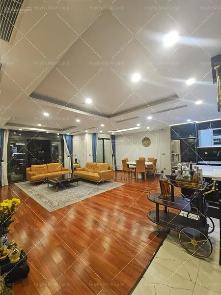Chính chủ gửi bán căn penthouse 200m tòa udic westlake tây hồ