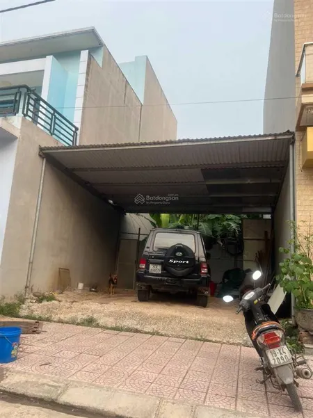 Bán 6m mặt tiền x 16,5m dài, cn 99m2 đất đấu giá xuân mai giữa kim hoa và cty honda phúc yên 4,2 tỷ