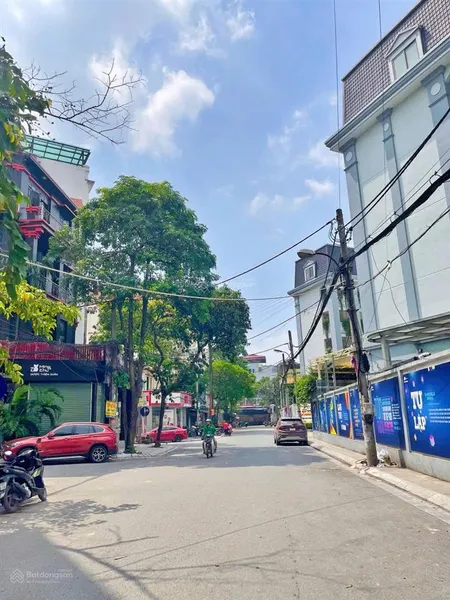 Cực hiếm cầu giấy, lô góc 3 mặt thoáng, vỉa hè vòng quanh, kinh doanh bất chấp, 90m2 45,8 tỷ