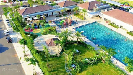 Tôi cần bán căn nhà 3 tầng full nội thất khu suncasa central vsip 2 đang có hđ cho thuê 14tr