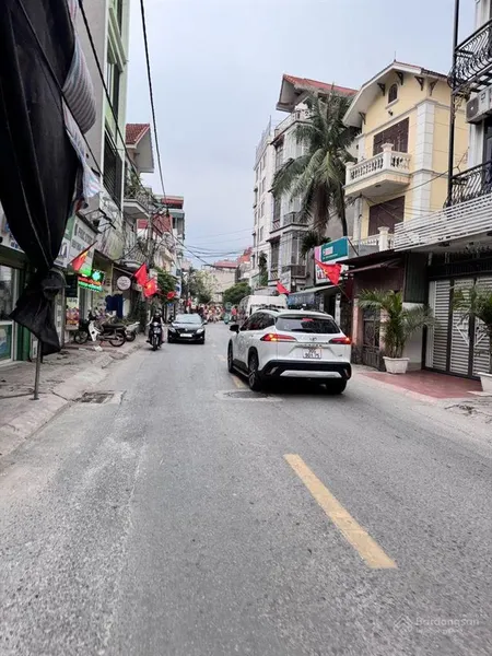 Hà trì cách ô tô 10m. dt 55m2 mt 5m giá 8 tỷ. vị trí đẹp, cách ô tô 10m