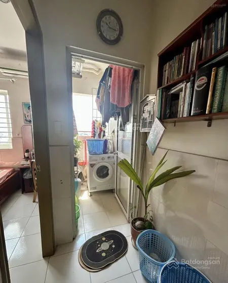 Bán gấp căn hộ 2pn, dt 59m2, nhà trống dọn vào ngay, pháp lý sở hữu vĩnh viễn, 0909 456 ***