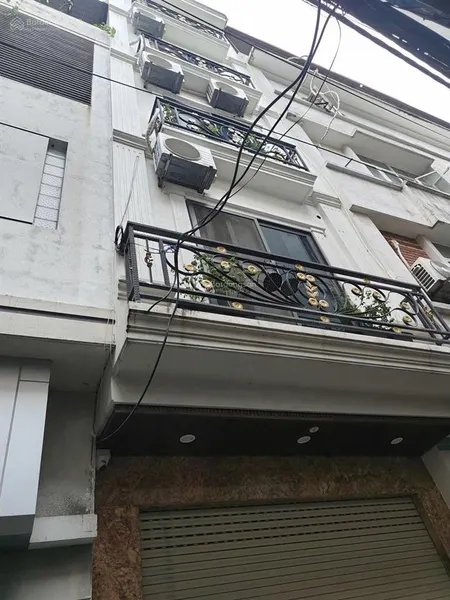 Bán nhà phố duy tân nhà đẹp thang máy dt 50m, giá 13,5 tỷ