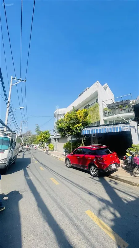 Nhà 3 tầng mặt tiền đường số 8, linh trung cách vincom thủ đức 800m