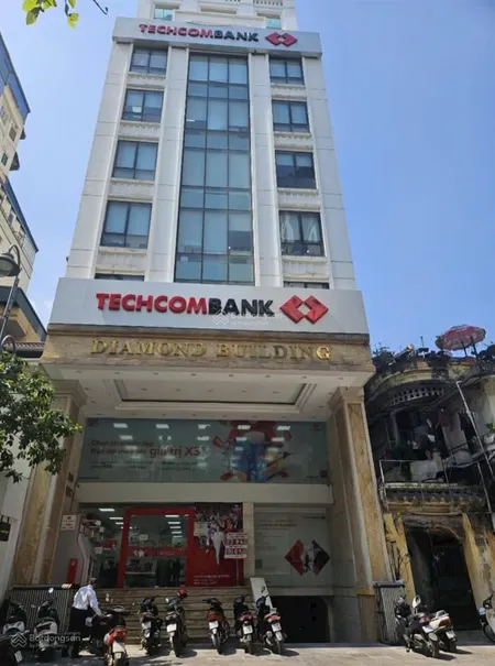 Toà nhà mặt phố bạch mai 110m2 mt 8m vỉa hè rộng thang máy dòng tiền ổn định
