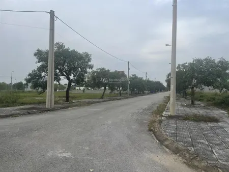 Bán lô góc 2 mặt tiền trung tâm phố đà ngay công ty giày da 12000 công nhân.