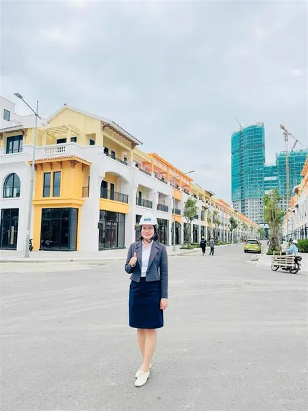 Nam anh căn shop khối đế hơn 200m2 của cđt sun group, giá không chênh, pháp lý sở hữu lâu dài