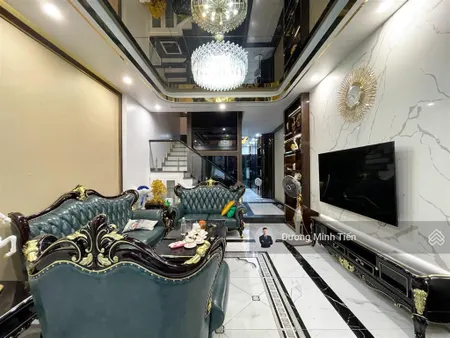 Nhà 5 tầng thang máy phân lô văn cao 90m2 ngang 4.5m nội thất cao cấp