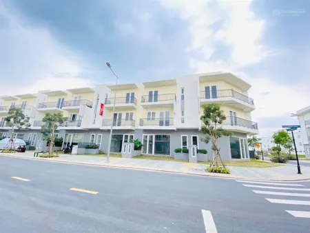 Shophouse mt 30m dragon village chỉ 8,2 tỷ đã có sổ hồng 0938 030 *** xem nhà ạ