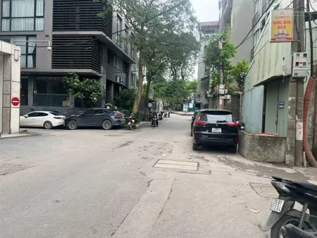 Bán đất khu vĩnh phúc, ba đình, phân lô, mt 7m, có giấy phép xây dựng đầy đủ.