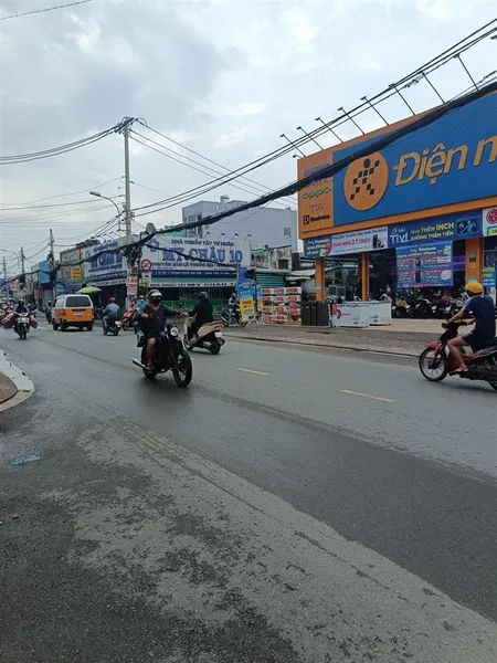 Bán lô đất siêu phẩm bà điểm phan văn hớn 200m2 full thổ đường 10m giá 5,7 tỷ