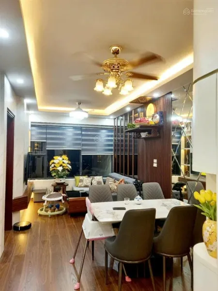 Cần bán căn hộ cc đông đô ngõ 106 hqv 3pn 110,6m2 full đồ đẹp cao cấp, giá 95tr/m2 bao thuế phí