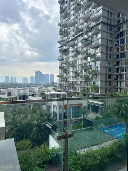 Bán căn 2 phòng ngủ toà sol forest view btđ hướng đông nam, giá 4.350 tỷ bao phí
