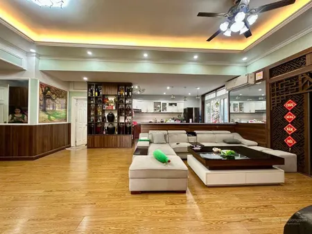Chung cư hòa phát gần hồ đền lừ 3 pn 130m2 full nội thất tiền tỷ bán rẻ 8 tỷ