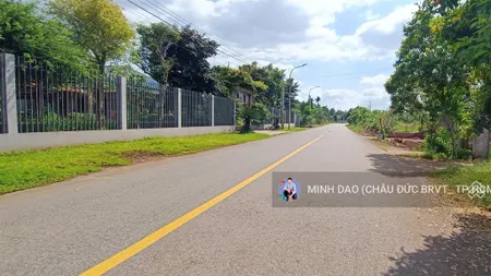 15 tỷ cho lô đất 1,1 mẫu 400 thổ cư 65 m mặt tiền xà bangláng lớn siêu ngon bổ rẻ