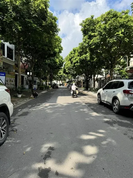 Giá tốt! bán đất phân lô phố hoa bằng, cách ô tô tránh 10m, 2 thoáng sáng, kd, 60m2, 12 tỷ