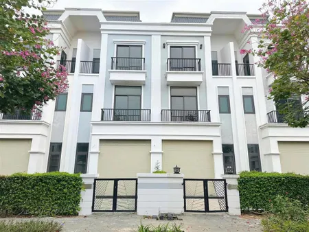 Chủ ngộp cần bán gấp căn nhà phố 1 trệt, 2 lầu. 75m2 ở khu đô thị solar city chỉ 1,9tỷ (full giá)