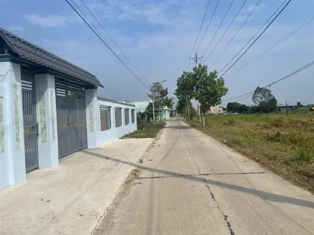 Chính chủ gửi 1215m2 ( 45m x 27m) đất làm vườn, đường xe hơi, giá rẻ. sổ hồng riêng