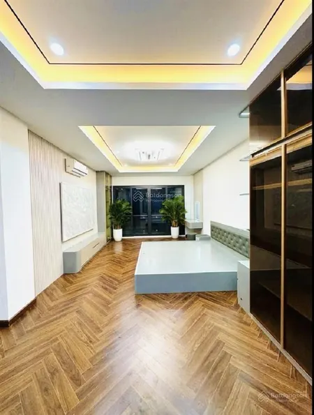 Bán nhà phố trạm, long biên hà nội diện tích 41/45m2 x 7 tầng x 3,7 m x 12 tỷ