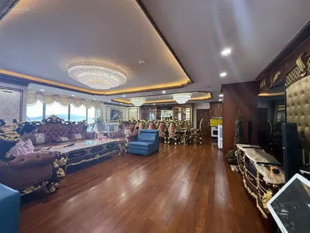 Chủ cần tiền nên bán nhanh căn penthouse vị trí đắc địa phố tây trung tâm nha trang